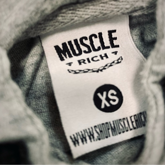 Crop Top Hoodie - Picture 5 of 5